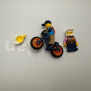LEGO CITY MOTORCYCLE DIRT BIKE & FIGURES FROM 4x4 OFF-ROADER ADVENTURES SET girl